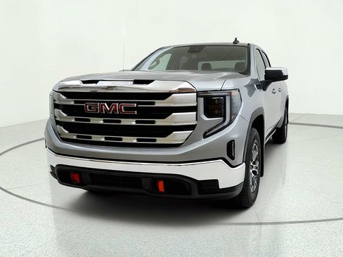 Used 2023 GMC Sierra 1500 SLE w/ Enhanced Capability Package AWD/4WD image 2