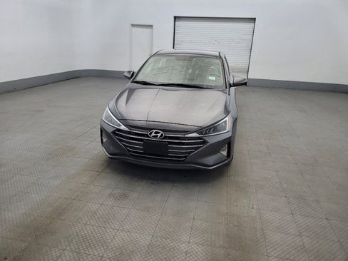 Used 2019 Hyundai Elantra SE FWD image 15