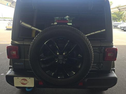 Used 2022 Jeep Wrangler Unlimited Sahara image 5