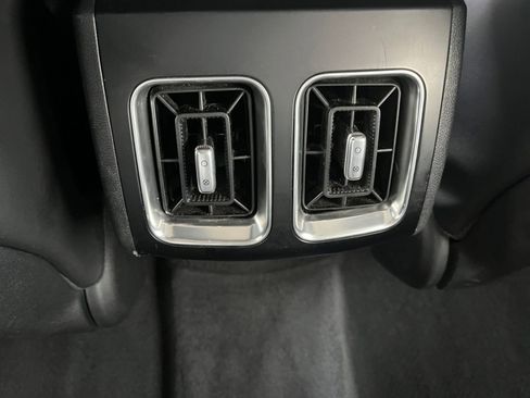 Used 2024 Kia Sorento S image 24