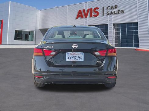 Used 2025 Nissan Altima 2.5 SV AWD/4WD image 7