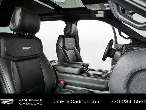 Used 2025 Ford Expedition Max Platinum w/ Stealth Appearance Package AWD/4WD image 25