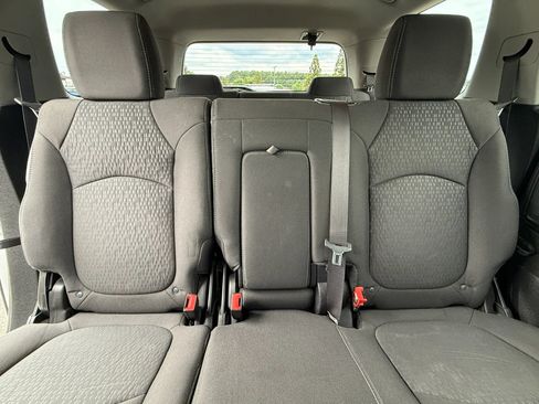 Used 2016 GMC Acadia SLE FWD image 22