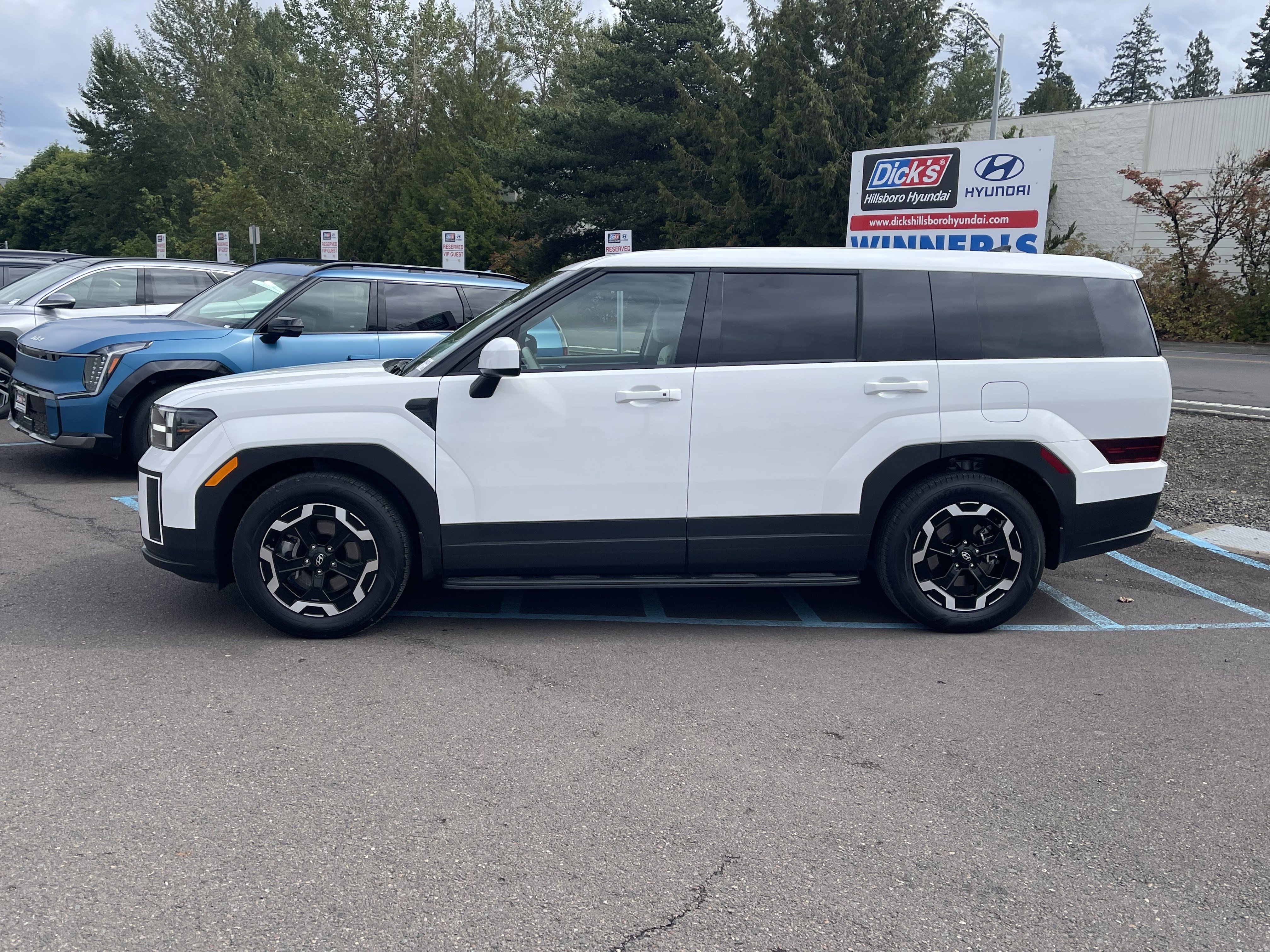 Certified 2025 Hyundai Santa Fe SE AWD/4WD image 2