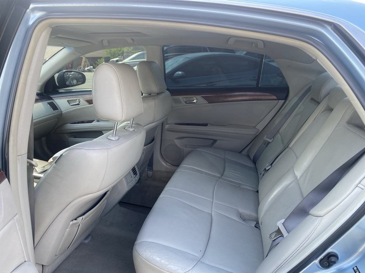 Used 2011 Toyota Avalon FWD image 11