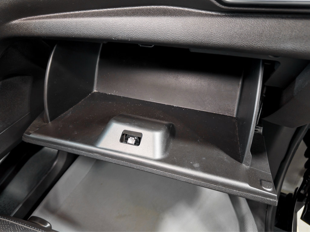 Used 2023 Chevrolet Bolt LT w/ Infotainment Package FWD image 21