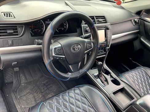 Used 2017 Toyota Camry SE image 17