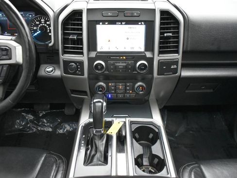 Used 2019 Ford F150 Lariat w/ Equipment Group 502A Luxury AWD/4WD image 19