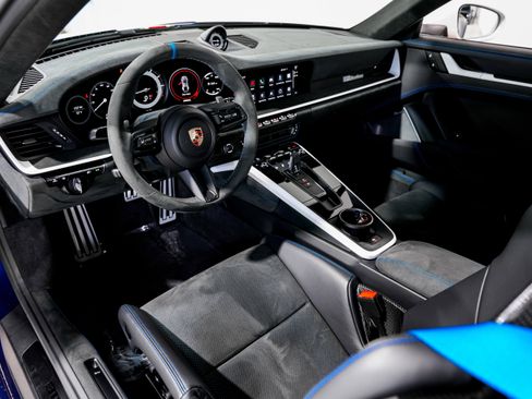 Used 2024 Porsche 911 Dakar image 10