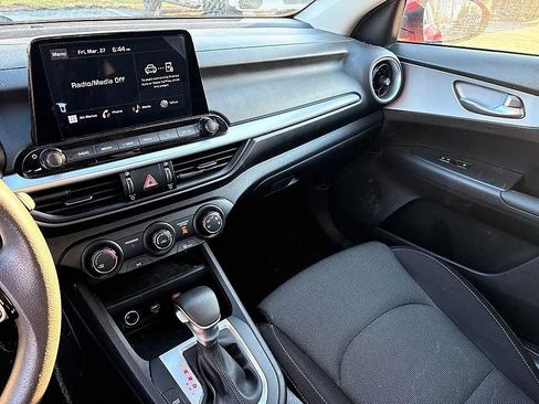 Used 2024 Kia Forte LXS w/ LXS Technology Package image 11