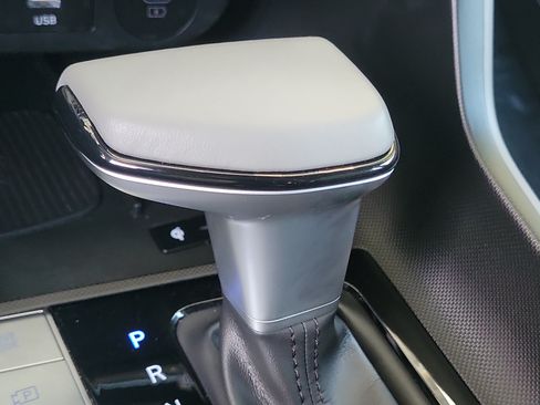 Certified 2025 Hyundai Elantra Sport FWD image 16