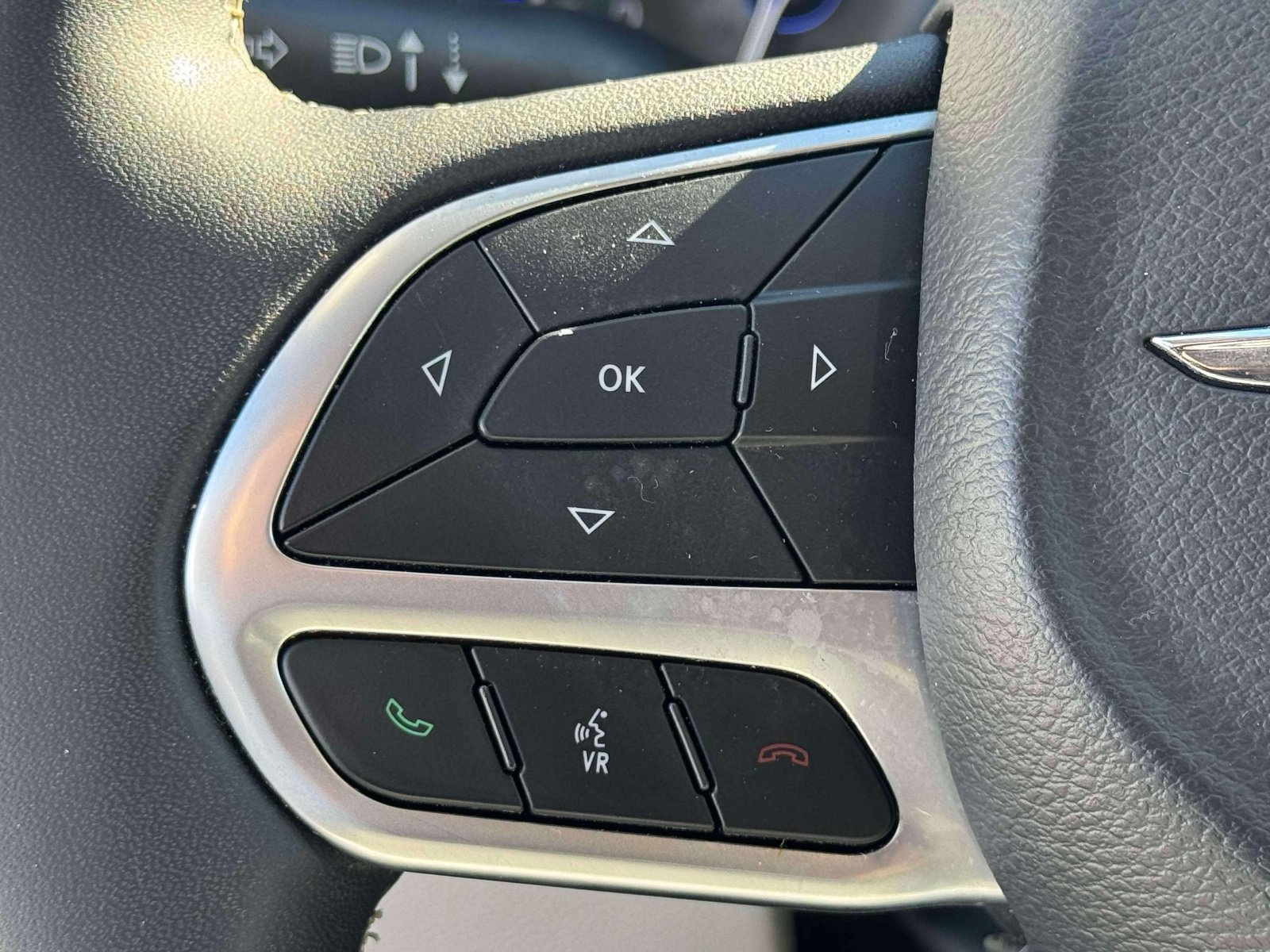 Certified 2024 Chrysler Pacifica Touring-L FWD image 21