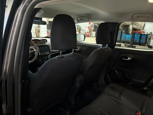 Used 2021 Jeep Renegade Sport image 47