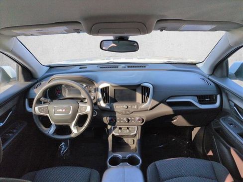 Used 2022 GMC Terrain SLE w/ Driver Convenience Package FWD image 16