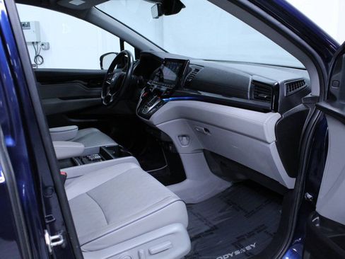Used 2023 Honda Odyssey Elite image 38
