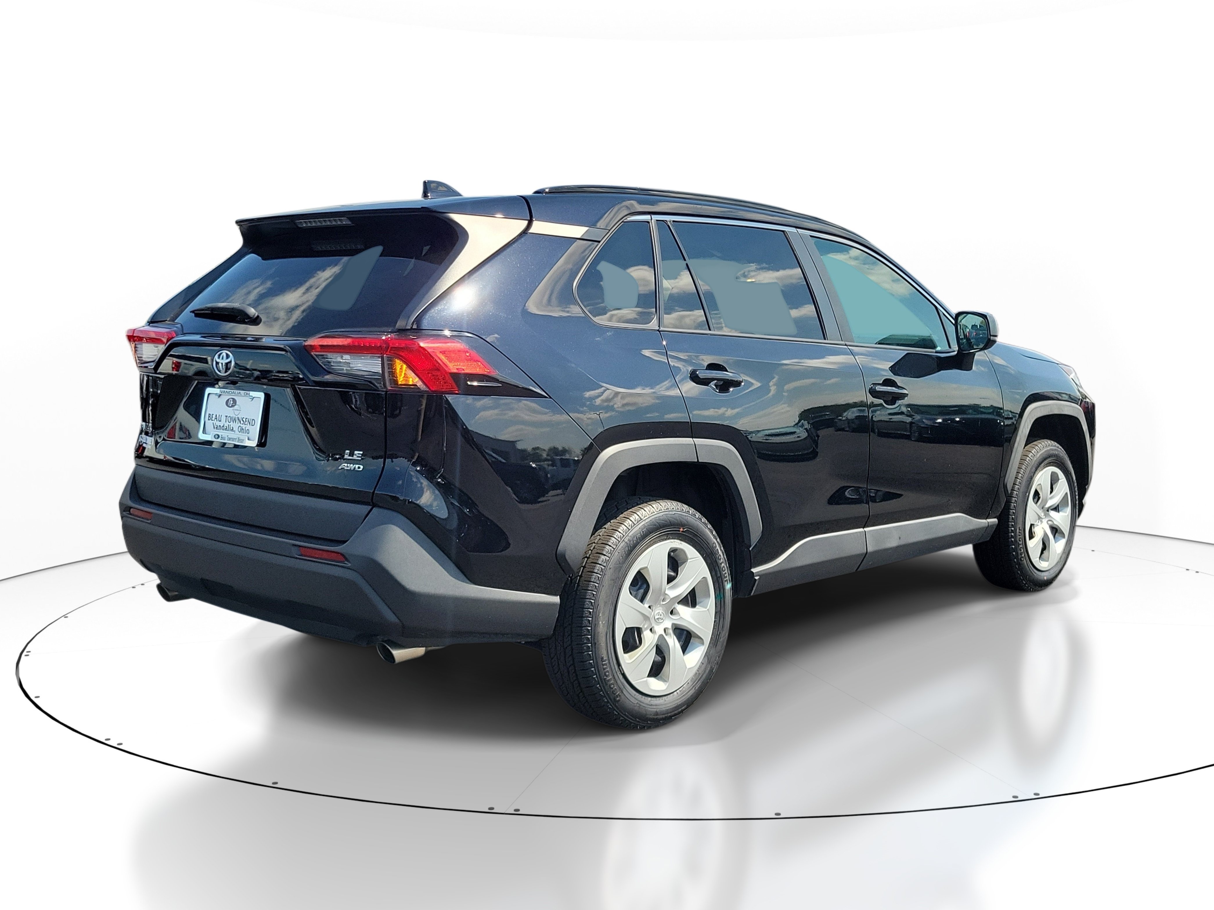 Used 2020 Toyota RAV4 LE w/ All Weather Liner Package AWD/4WD image 4