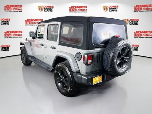 Used 2021 Jeep Wrangler Unlimited Sahara image 2
