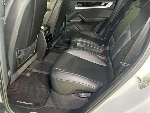 Certified 2025 Porsche Cayenne Coupe image 20