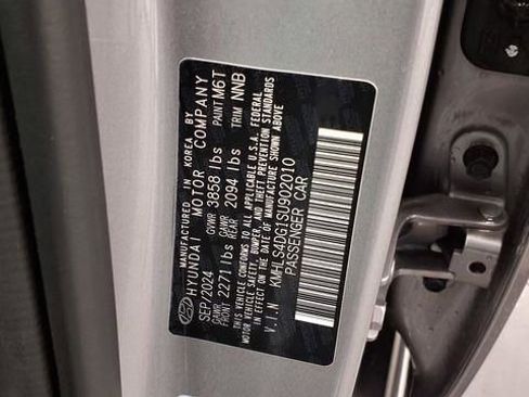 Used 2025 Hyundai Elantra SEL image 37