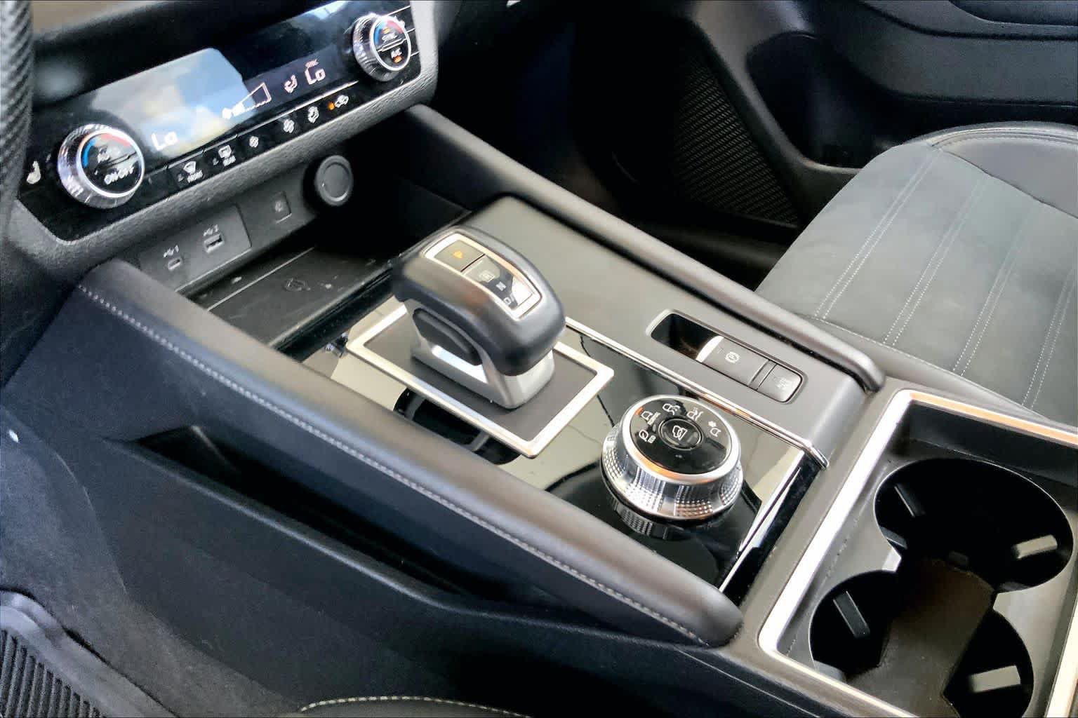 Used 2024 Mitsubishi Outlander SE FWD image 17