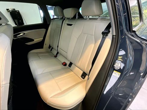 Certified 2025 Audi Q6 e-tron Premium w/ Convenience Package image 19