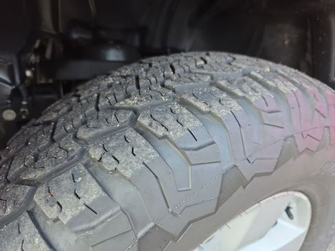 Used 2019 RAM 1500 Classic SLT image 33