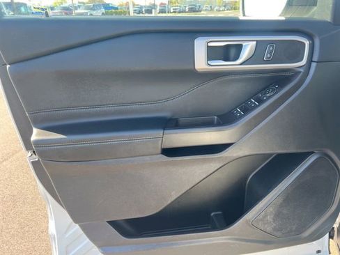 Used 2020 Ford Explorer XLT w/ Equipment Group 202A AWD/4WD image 22