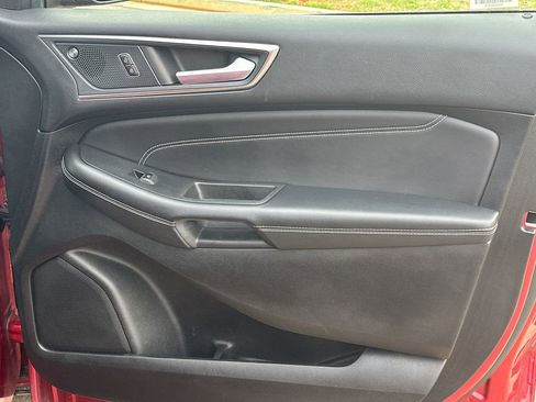 Used 2024 Ford Edge Titanium image 14
