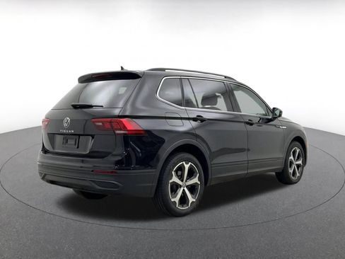 Used 2026 Volkswagen Tiguan SE AWD/4WD image 7