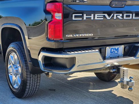 Used 2020 Chevrolet Silverado 2500 LTZ w/ LTZ Texas Edition AWD/4WD image 15