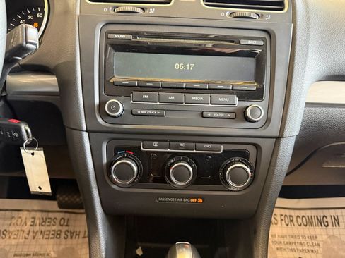 Used 2012 Volkswagen Golf 4-Door FWD image 15