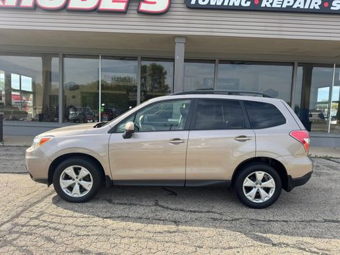 Used 2015 Subaru Forester 2.5i Premium w/ All-Weather Package AWD/4WD image 2