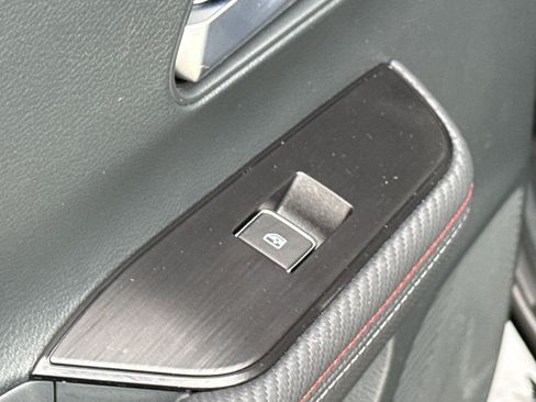 Used 2025 Nissan Kicks SR AWD/4WD image 30