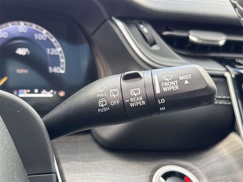 New 2025 Jeep Grand Cherokee Limited w/ Luxury Tech Group II image 25