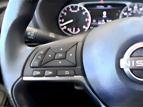 Used 2025 Nissan Sentra SV image 25