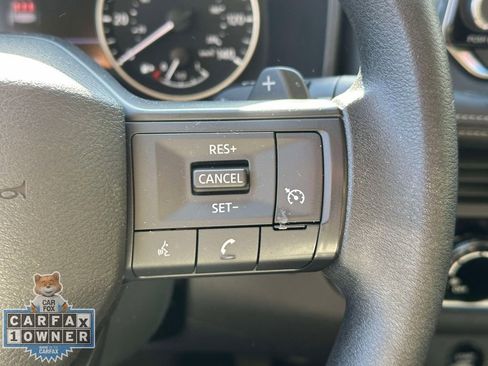 Used 2025 Nissan Rogue S AWD/4WD image 22