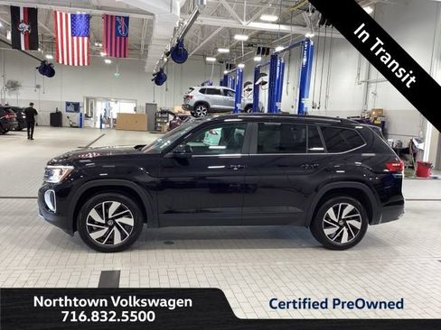 Used 2025 Volkswagen Atlas SE AWD/4WD image 2