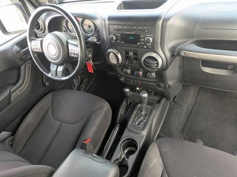 Used 2014 Jeep Wrangler Sport w/ Connectivity Group image 29