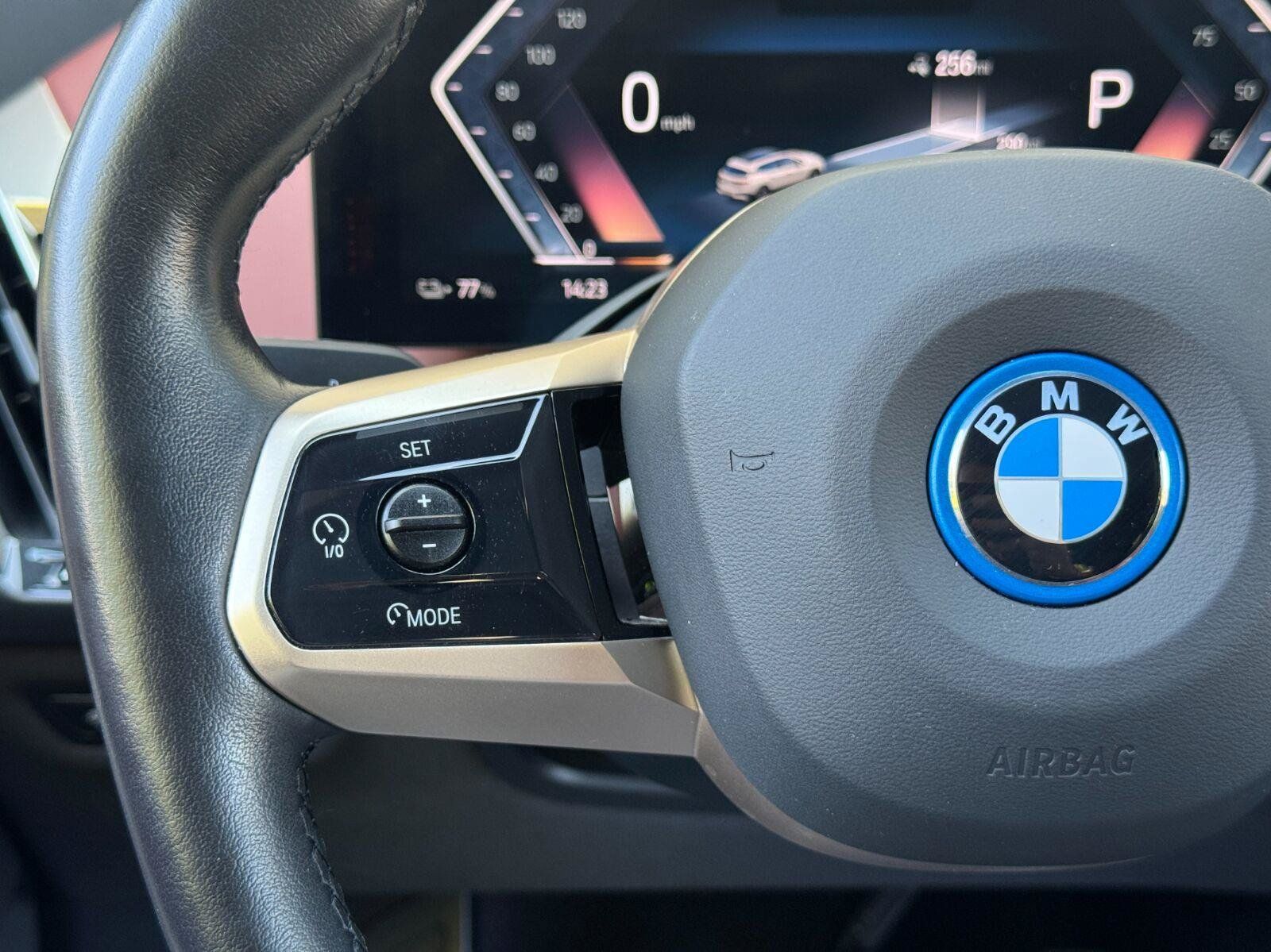 Used 2022 BMW iX xDrive50 w/ Premium Package AWD/4WD image 20
