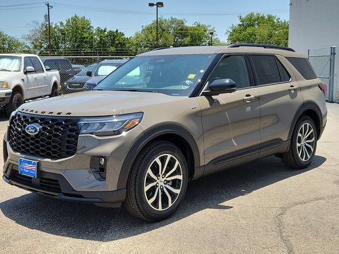 New 2026 Ford Explorer ST-Line RWD image 5