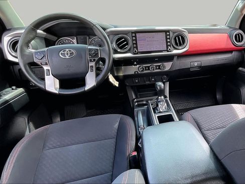 Used 2020 Toyota Tacoma SR5 RWD image 16
