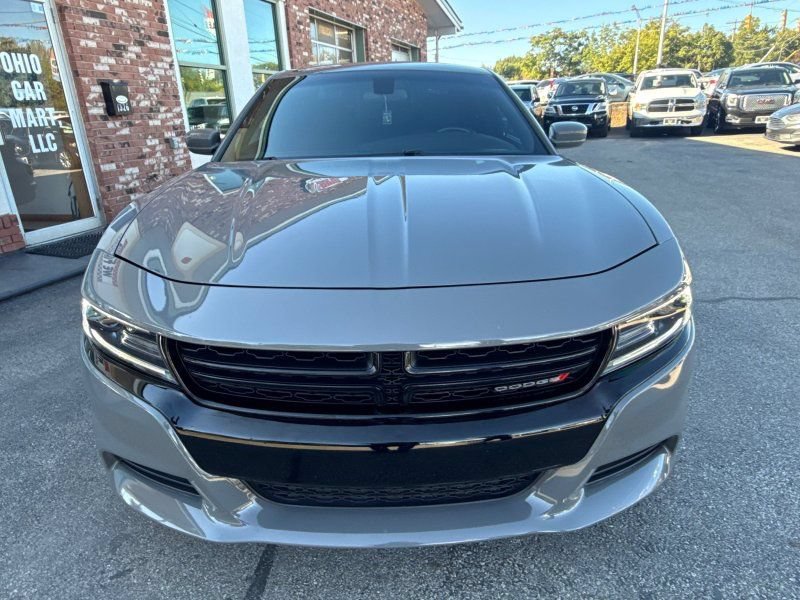 Used 2018 Dodge Charger SXT RWD image 2