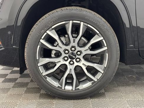 New 2026 GMC Acadia Denali Ultimate w/ LPO, Floor Liner Package AWD/4WD image 18