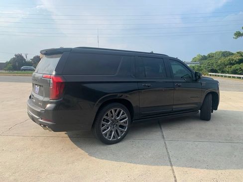 Used 2025 GMC Yukon XL Denali Ultimate AWD/4WD image 14