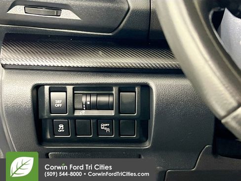 Used 2018 Subaru Crosstrek 2.0i Premium w/ Eyesight System image 20