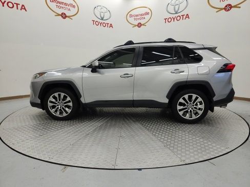 Certified 2020 Toyota RAV4 XLE Premium image 5