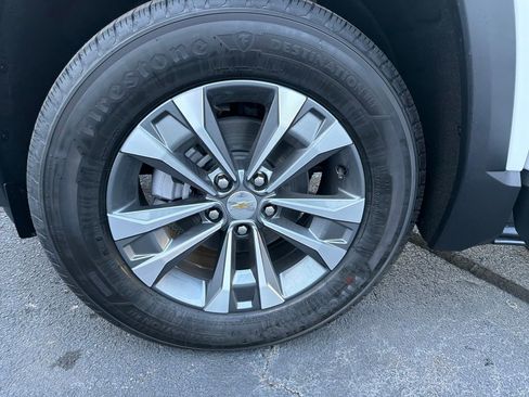 New 2026 Chevrolet Equinox LT w/ Convenience Package II image 29