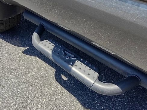 Used 2022 Nissan Titan SV w/ SV Convenience Package image 12