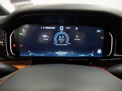 Used 2022 Jeep Grand Wagoneer Series III image 29