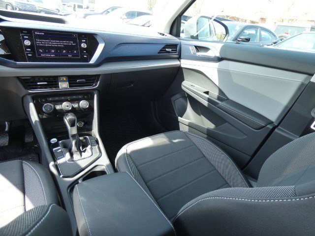Used 2024 Volkswagen Taos SE FWD image 18